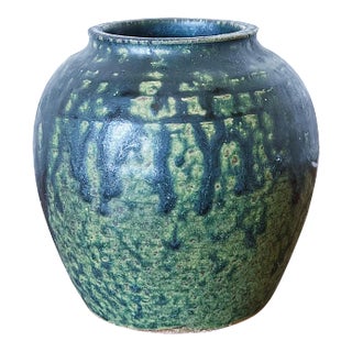 Mid Century California Studio Pottery Vase in Dynamic Green Glaze Marked Dt For Sale