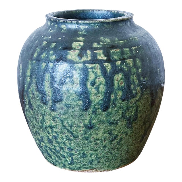 Mid Century California Studio Pottery Vase in Dynamic Green Glaze Marked Dt For Sale
