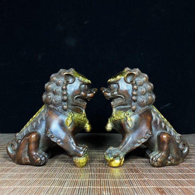 1960s Vintage Pair of Chinese Gilt Bronze Guardian Lions (Foo Dogs) For Sale - Image 5 of 10