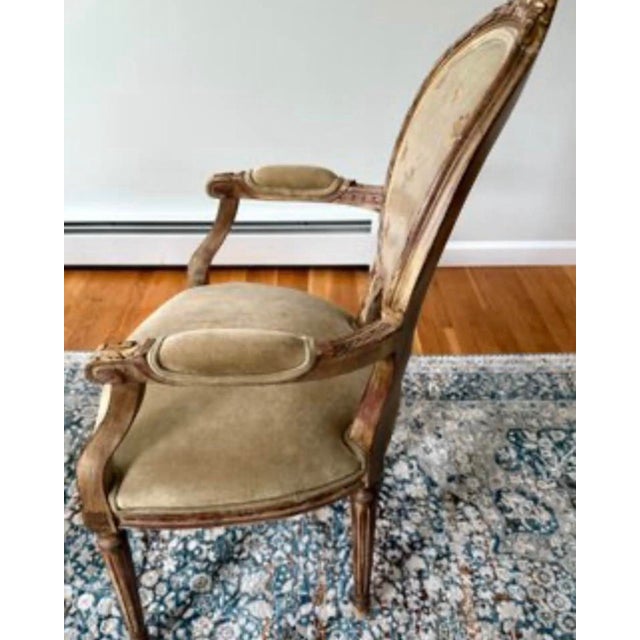 French Mid 20th Century French Louis XVI Style Giltwood Armchair With Oval Medallion Back, Hand-Painted Floral Upholstery For Sale - Image 3 of 5