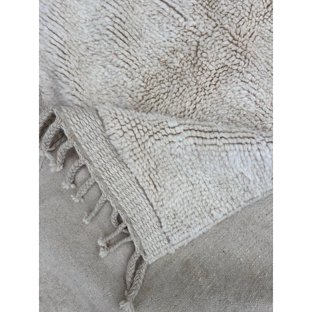 Mid-Century Modern Modern Moroccan Beni Ouarain Wool Rug For Sale - Image 3 of 9