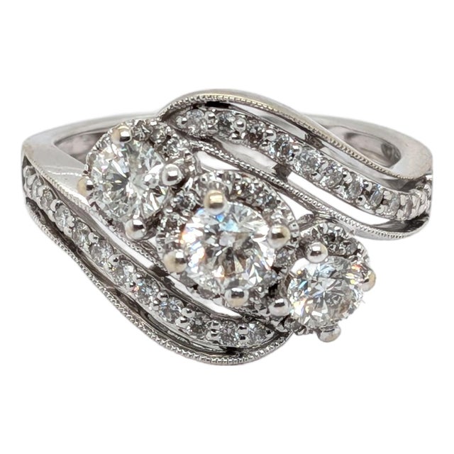 14k White Gold Diamond Three-Stone Engagement Ring - Size 7 For Sale