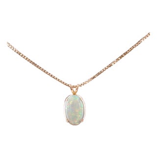 Mid-Century 14 Karat Yellow Gold Oval Natural Opal Necklace For Sale