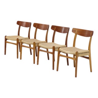 Vintage Dining Chairs in Oak by Hans J. Wegner for Carl Hansen & Søn, 1950s, Set of 4 For Sale