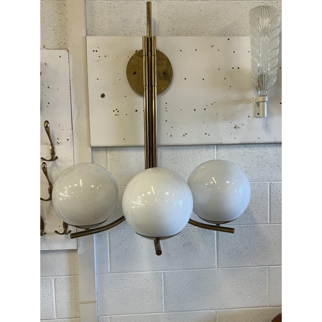 Large Brass and Glass Wall Light, 1960s, in Very Good conditions. Designed 1960 to 1969 Up to 250V (Europe/UK...