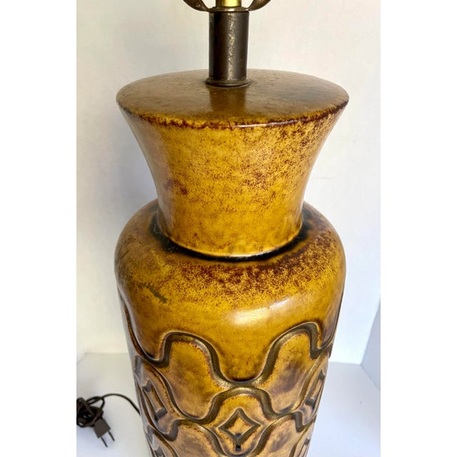Mid-Century Modern 1960s Mid-Century Modern Ceramic Glazed Pottery Lamp For Sale - Image 3 of 9