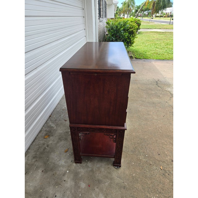 1980s 1980s Traditional Mahogany Sideboard For Sale - Image 5 of 14