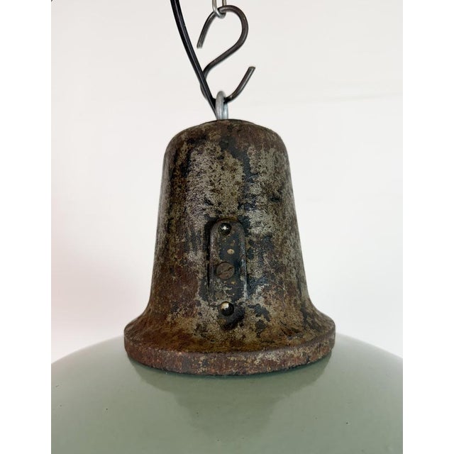 Mid-Century Modern Industrial Petrol Enamel Factory Lamp with Cast Iron Top, 1960s For Sale - Image 3 of 18