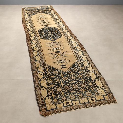Middle Eastern Malayer Rug For Sale - Image 9 of 9