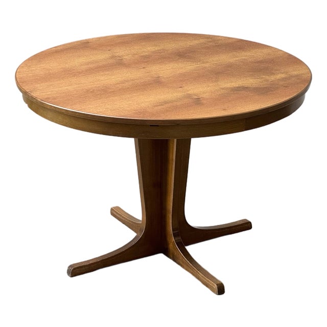 Round Extendable Table in Walnut, 1960s For Sale