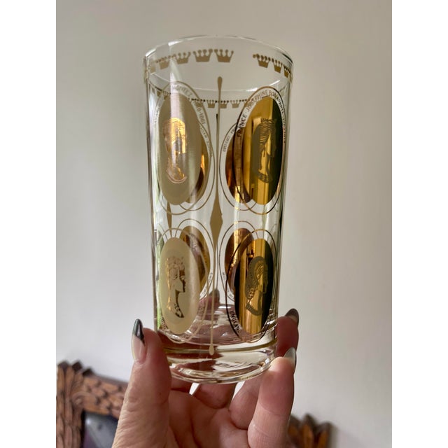 Mid-Century Modern Gold Royal Ladies Portrait Tall Boy or Tumbler Glasses - Set of 7 For Sale - Image 4 of 12