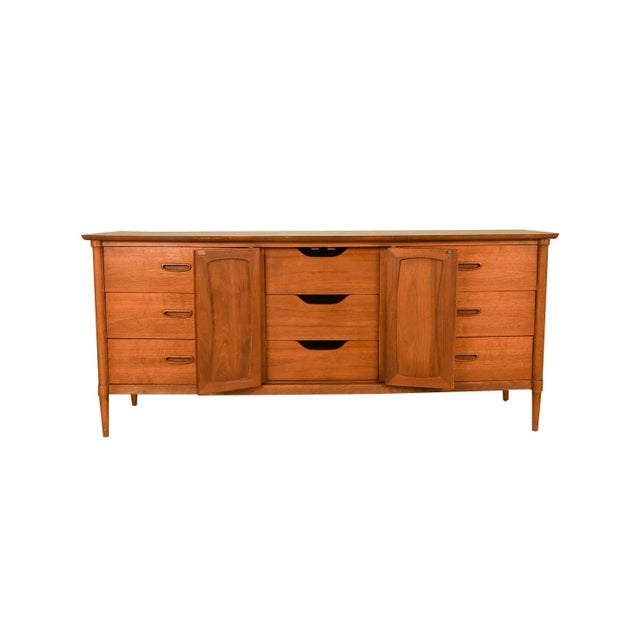 Lane Furniture Mid 20th Century Walnut 9 Drawer Dresser Laminate Top For Sale - Image 4 of 11