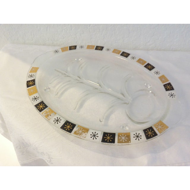 Mid-Century Atomic Tempered Glass Meat Serving Platter For Sale - Image 4 of 4