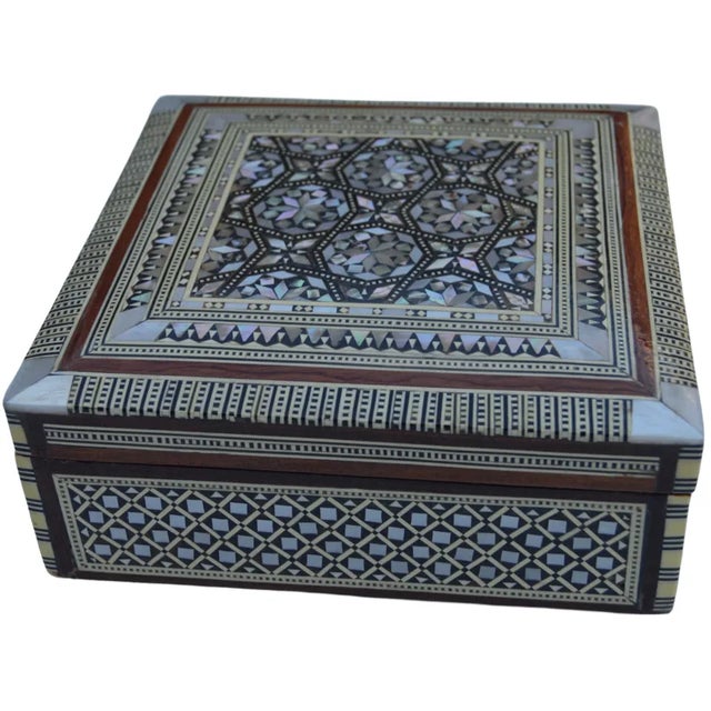 Islamic Vintage Moorish Mother-Of-Pearl Inlaid Box For Sale - Image 3 of 11