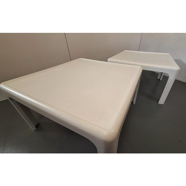 Complete your living room with this stylish set of two Horn coffee/ sidetables. Designed by Peter Ghyczy in the 1970s,...