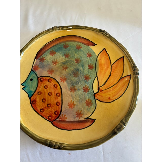 Pair of Vintage Italica Ars Hand-Painted Fish Plates – Italian Ceramic Art Pottery For Sale - Image 11 of 15