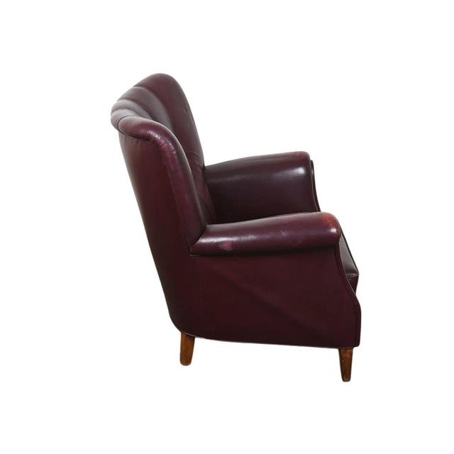 Mid-Century Modern 1950s Old School Tufted Leather Scandinavian Lounge Chair W Ottoman For Sale - Image 3 of 15