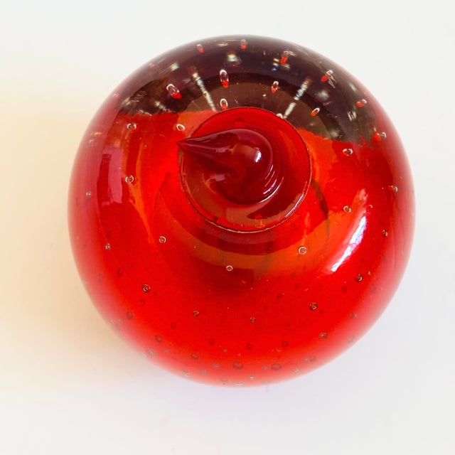 Vintage Art Glass Apple Paperweight With Controlled Bubbles For Sale In San Francisco - Image 6 of 8