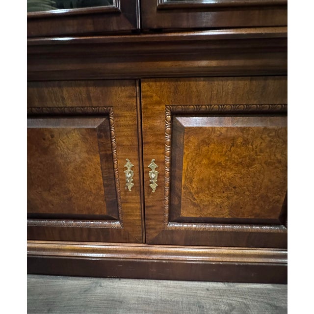 Neoclassical Century Furniture Claridge Mahogany Breakfront China Cabinet / Display Wall Unit For Sale - Image 3 of 9