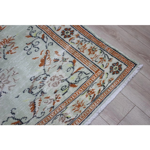 1950s 1950s Chinese Art Deco Vintage Handmade Floral Desing Natural Wool Area Rug For Sale - Image 5 of 13