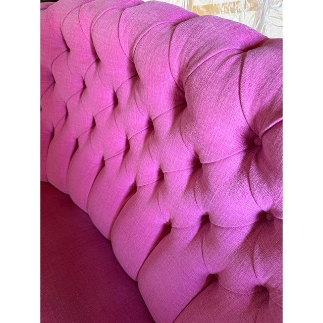 19th Century French Napoleon III Button-Tufted Fuchsia Brushed Cotton Settee For Sale - Image 9 of 10