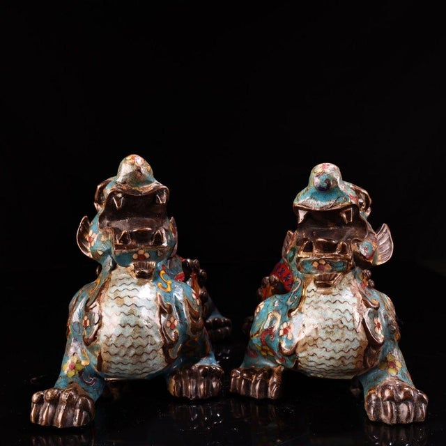 Asian Late 19th Century Pair of Cloisonné Enamel Guardian Lion Figurines, 2800g Total, Qianlong Mark For Sale - Image 3 of 10