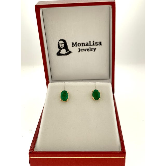 Contemporary 3 Carat Oval Natural Emerald Stud Post Earrings 14 Karat Yellow Gold For Sale - Image 3 of 18