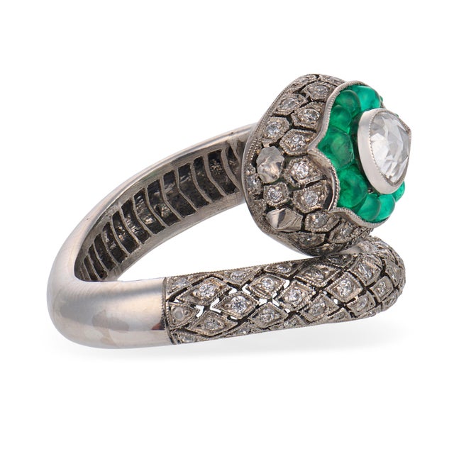 Vintage Diamond Emerald Platinum Snake Ring, Size 7 For Sale - Image 4 of 6