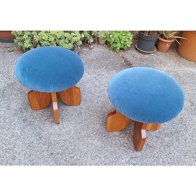 Modern Poufs in Light Wood and Blue Velvet Fabric from Artigianato Italiano, Set of 2 For Sale - Image 4 of 6