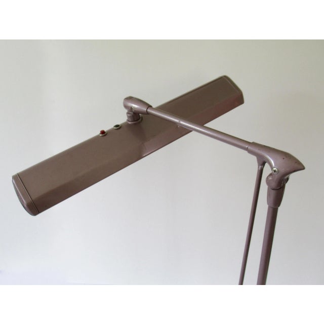 Taupe C.1950's-60's Mid-Century Industrial Articulating Artist/Architectural Task Desk Lamp by Dazor Mfg. Corp. For Sale - Image 8 of 12