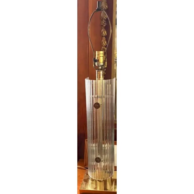 Mid Century Lucite Acrylic Lamp With a Three Way Illuminated Lamp Body For Sale - Image 4 of 9