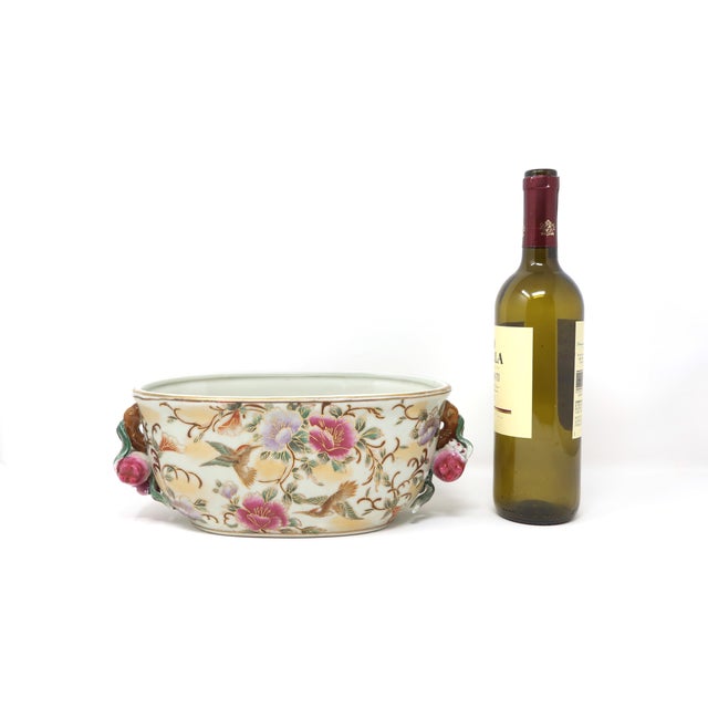 Chinese Chinoiserie Porcelain Footbath / Jardinière With Hummingbirds, Flowers & Pomegranate Handles For Sale - Image 10 of 11