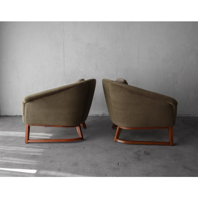 Pair of Mid Century Barrel Lounge Chairs by Jens Risom For Sale - Image 9 of 11
