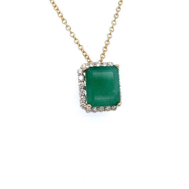 2010s Natural Emerald Diamond Pendant Necklace 14k Yellow Gold 5.05 TCW Certified For Sale - Image 5 of 8
