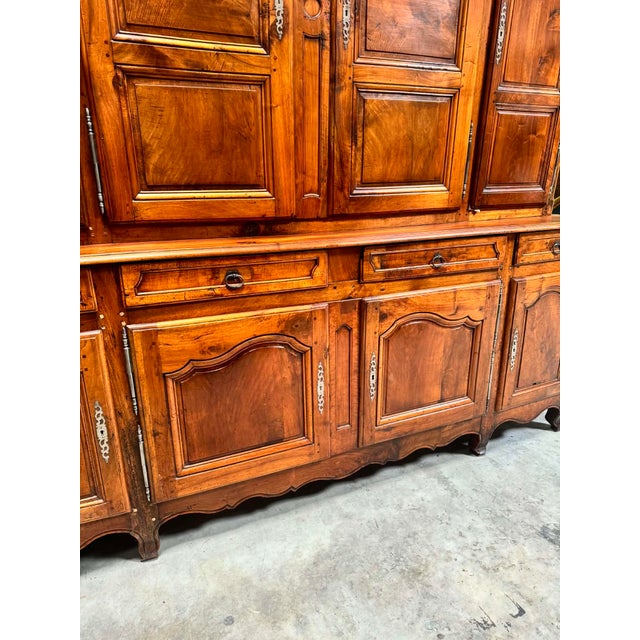 Louis XV Two-Part Walnut Buffet, 18th Century For Sale - Image 5 of 12