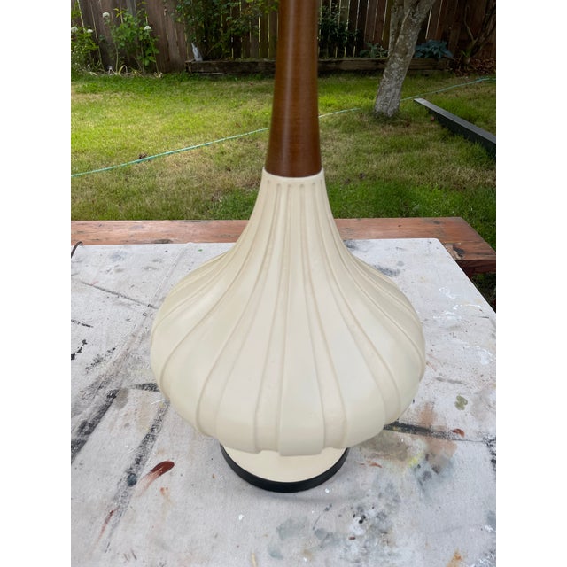 1990s Mid-Century Modern Elongated Fortune Lamp Co. Teardrop Table Lamp in Walnut & Porcelain - A Pair For Sale - Image 9 of 9