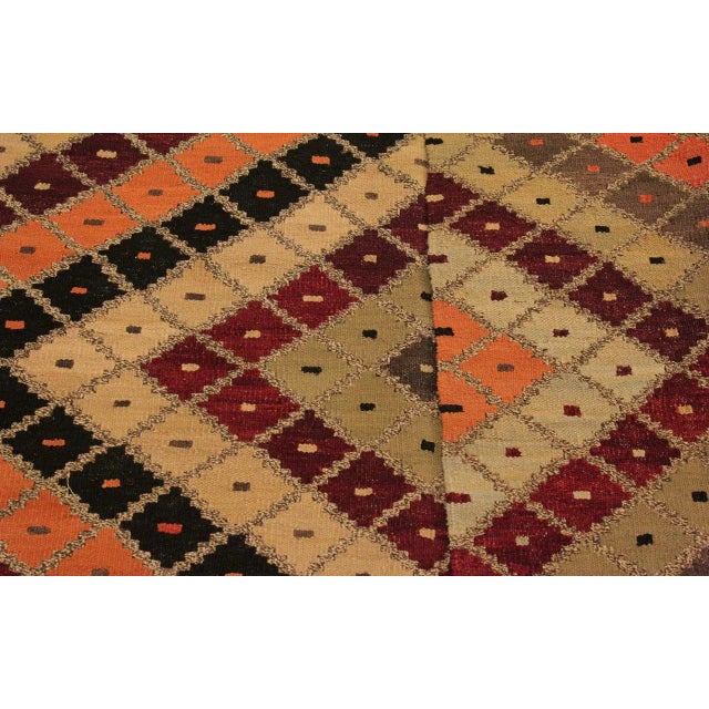 Textile Shabby Chic Abstract Gray/Red Hand-Woven Kilim Wool Rug -5'5 X 6'10 For Sale - Image 7 of 8