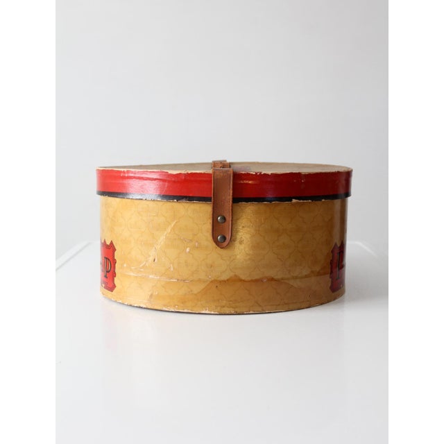 Red Vintage 1930s Dunlap New York Hat Box With Leather Strap For Sale - Image 8 of 16