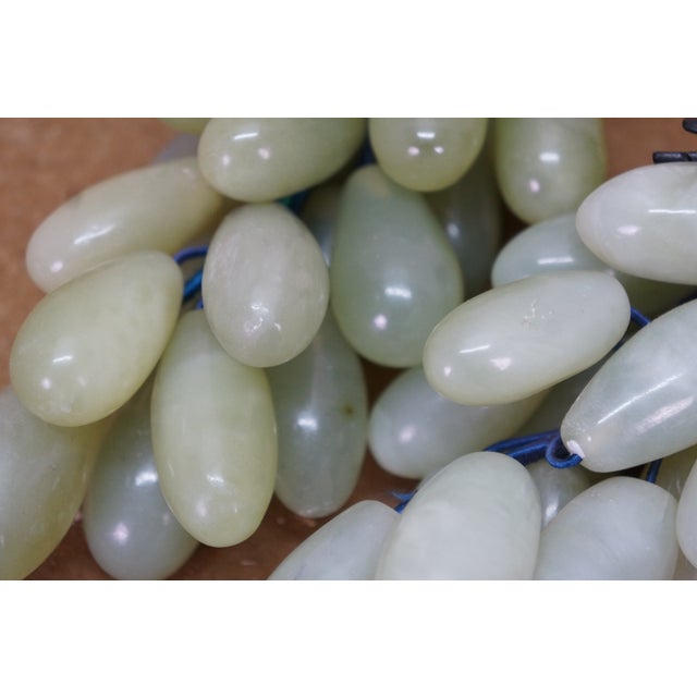 Pair Mid Century Chinoiserie Green Jade Grape Cluster Sculptures Leaves Vine For Sale - Image 10 of 12