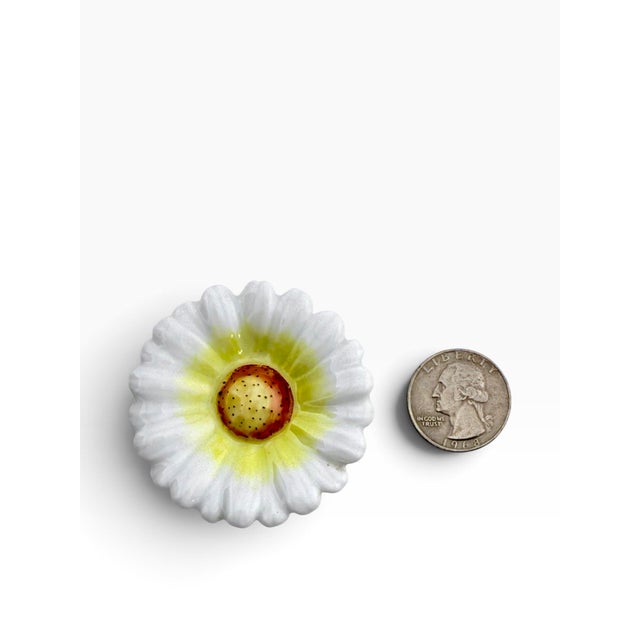 1990s Vintage Limoges France Peint Main Flower Trinket Box With Bee Clasp For Sale - Image 5 of 14
