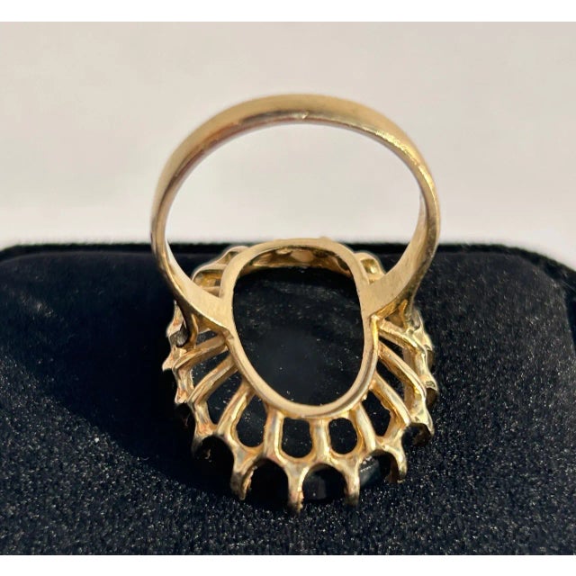 Traditional Oval Black Onyx Slab 14k Yellow Gold Ring Size 6.75 For Sale - Image 3 of 7