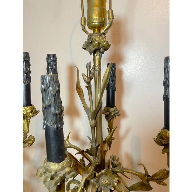 Early 20th Century Gigantic Pair of Gilt Bronze Neoclassical Candelabra Vase Flower Urn Table Lamps For Sale - Image 15 of 16
