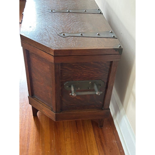 Arts & Crafts Early 20th Century Arts & Crafts Cedar-Lined Oak Trunk or Bridal Chest For Sale - Image 3 of 17