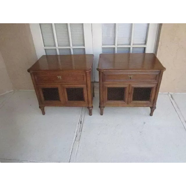 French Vintage Henredon French Provincial Mesh Door Nightstands End Tables Set of 2 For Sale - Image 3 of 12