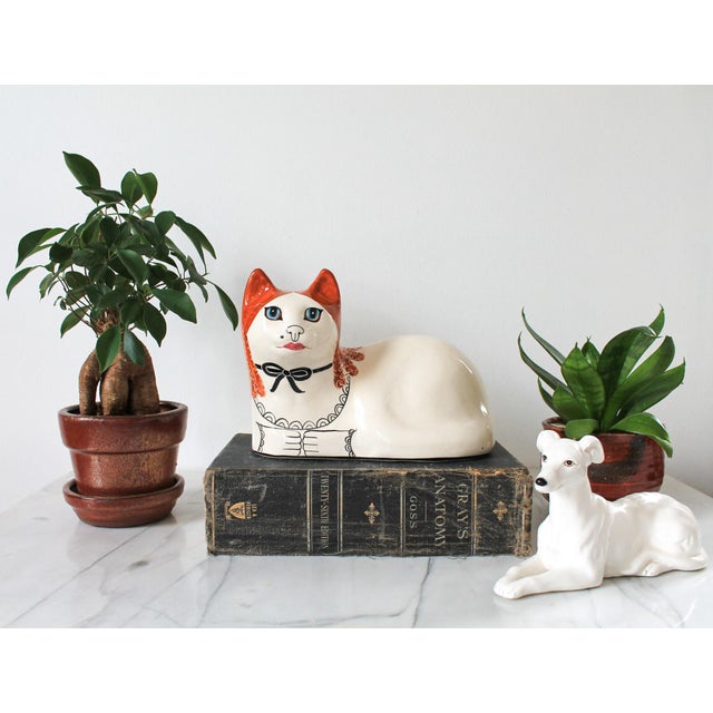 Vintage pop-art porcelain cat by Toni Davidson & Alan P. Smith Signed by artist on bottom. Made in England. One small chip...