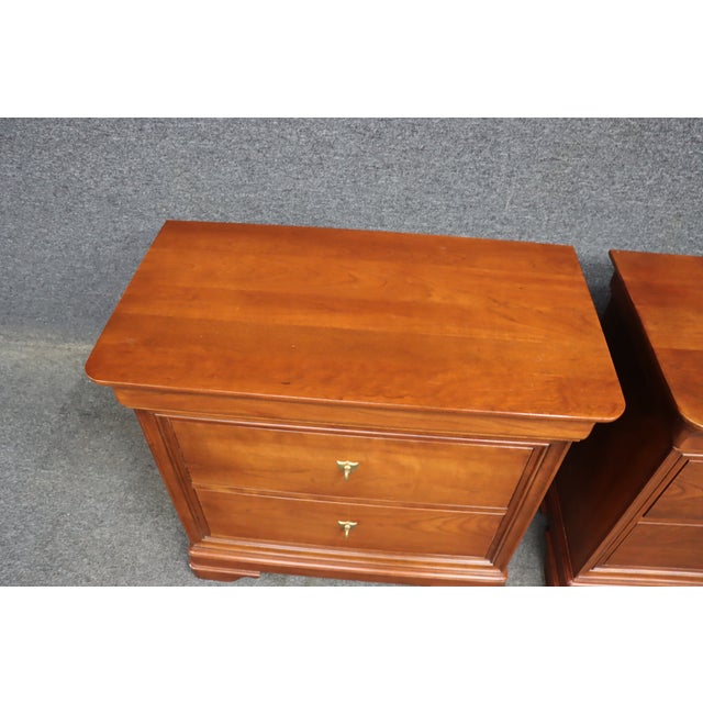 Louis Philippe Style Cherry Nightstands by Stickley – Pair For Sale In Philadelphia - Image 6 of 15