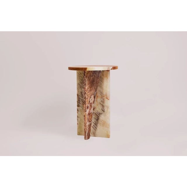 Patchwork Table by Studio Gaia Paris Dimensions: ⌀ 35 x H 50 cm Materials: Exotic, Green and Red Onyx This elegant side...