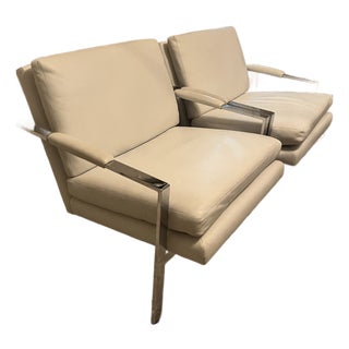 Pair of Chrome Lounge Chairs in White Leather Attributed to Milo Baughman For Sale