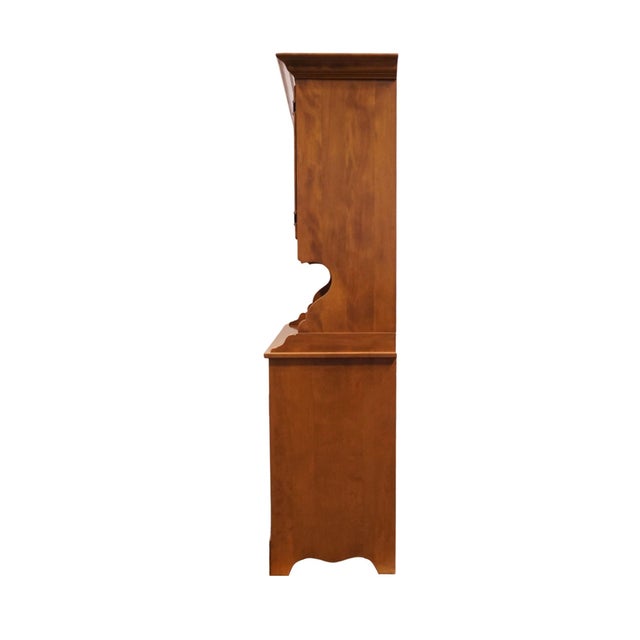 Ethan Allen Heirloom Nutmeg Maple Colonial Early American 47" Buffet W. China Hutch 10-6018 / 10-6036 For Sale - Image 15 of 18