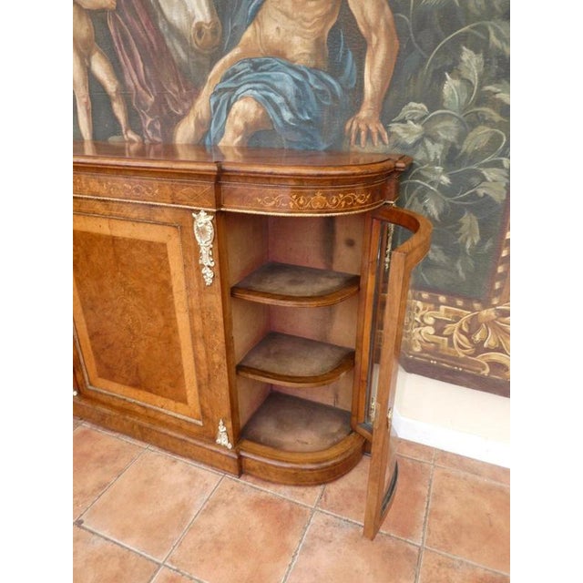 Antique Regency Walnut Credenza Bookcase from Gillows, 1820 For Sale - Image 16 of 18